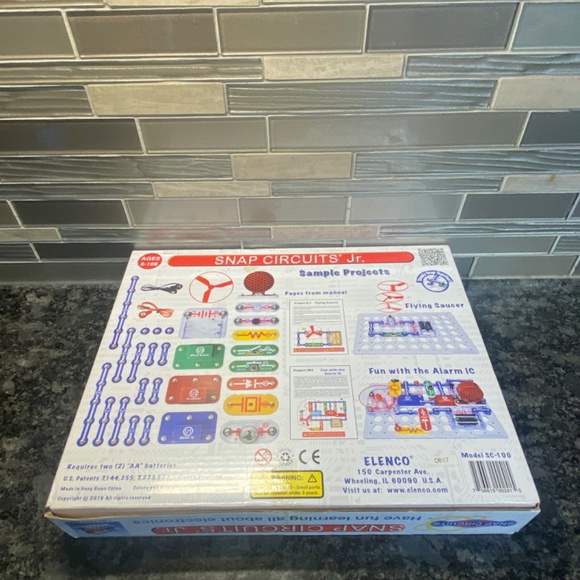 Snap Circuits Jr. SC-100 Electronics Discovery Kit By Elenco - Picture 2 of 11